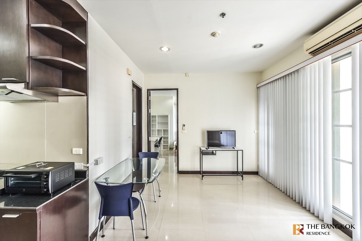 For RentCondoRatchathewi,Phayathai : Baan Klang Krung Siam Pathumwan, wide unique units near BTS Ratchathewi by Wich B