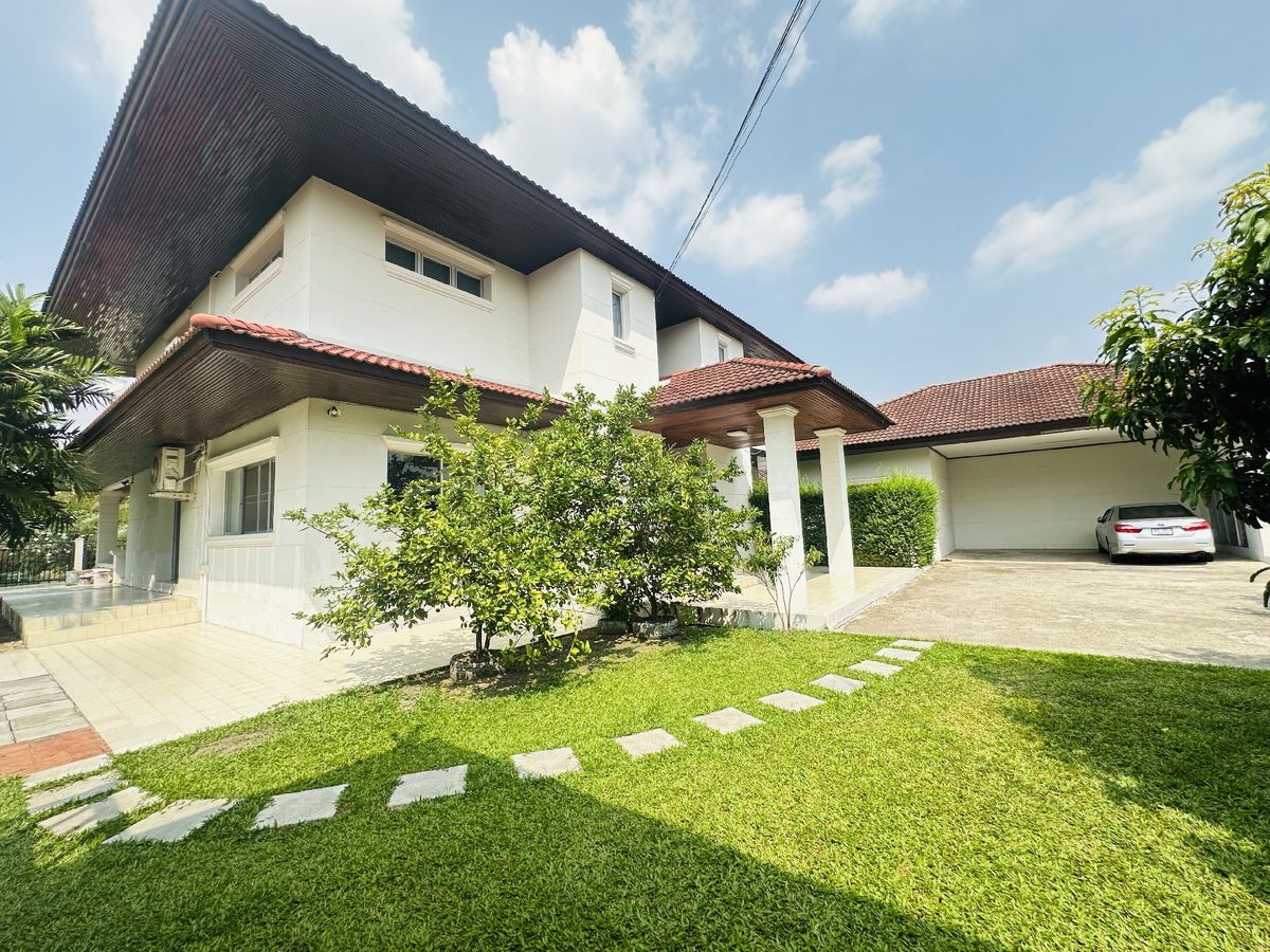 ขายบ้านปทุมธานี รังสิต ธรรมศาสตร์ : ขายบ้านเมืองเอก บ้านเดี่ยวหลังใหญ่ บนเนื้อที่ 324 ตรว. หลังบ้านติดริมน้ำ  ซอยเอกรัตน์ 6 ตำบลหลักหก อำเภอเมืองปทุมธานี จังหวัดปทุมธานี
