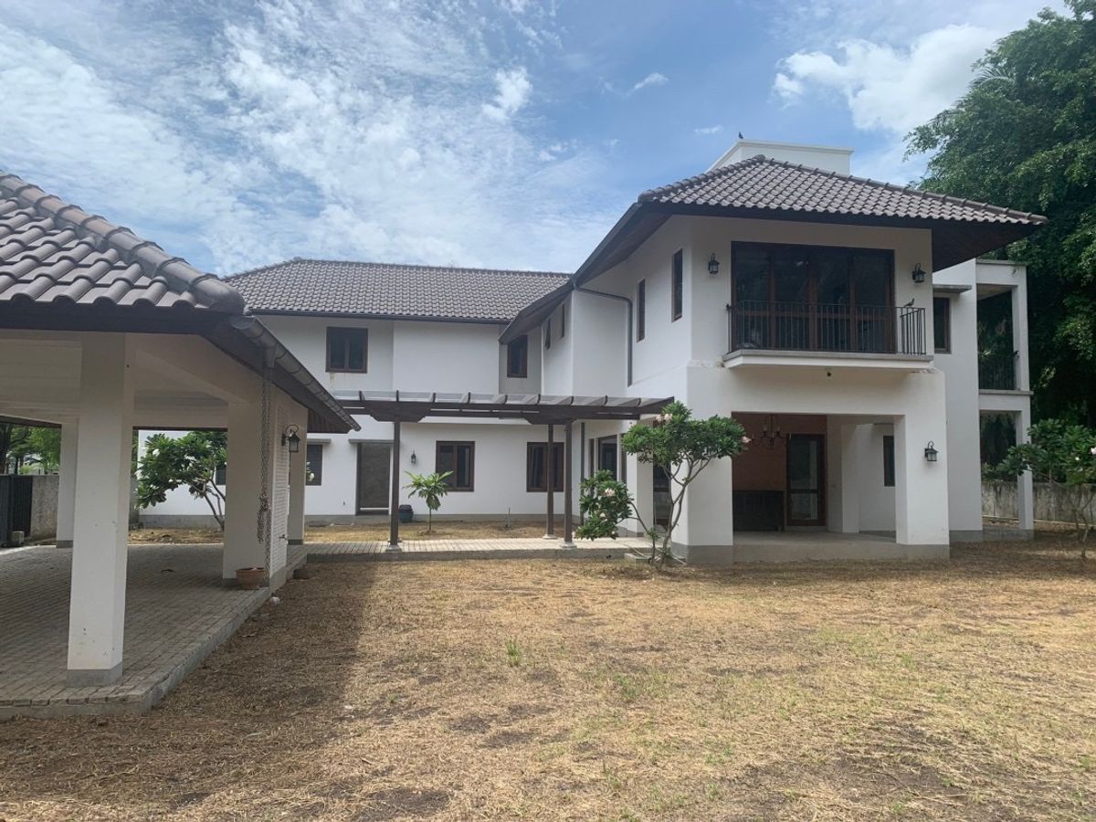 ขายบ้านแจ้งวัฒนะ เมืองทอง : ขายบ้านพร้อมที่ดิน ใจกลางเมืองแจ้งวัฒนะ เนื้อที่ 336 ตรว 4 ห้องนอน  5 ห้องน้ำ