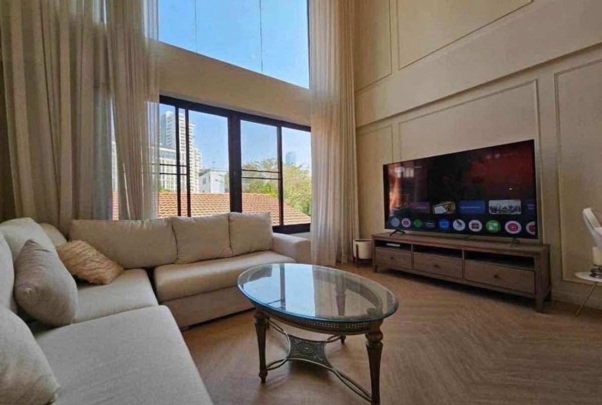 ให้เช่าบ้านสุขุมวิท อโศก ทองหล่อ : Pet Friendly 🐶 Newly Renovated Townhome for Rent in Thonglor