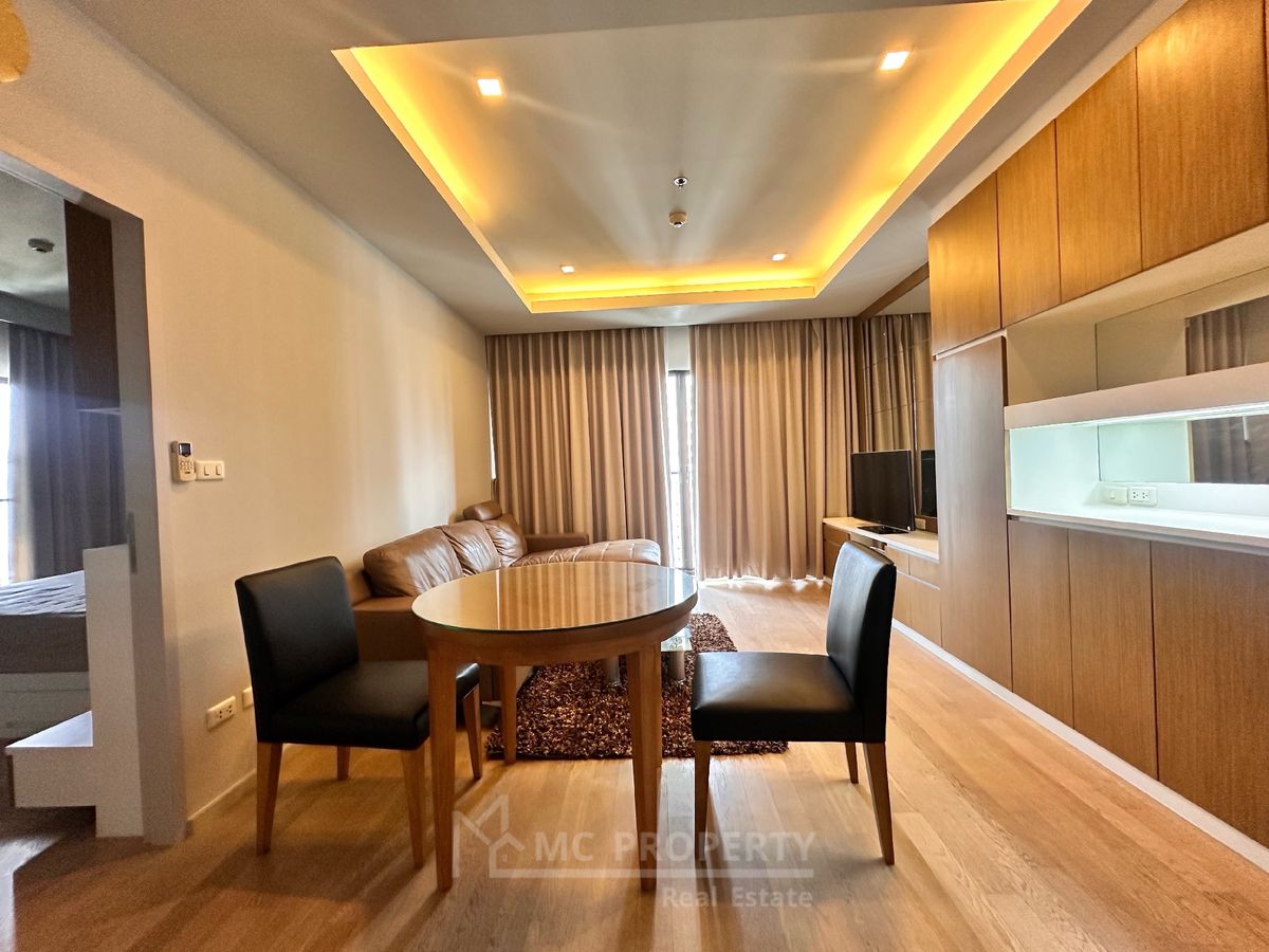 ให้เช่าคอนโดสุขุมวิท อโศก ทองหล่อ : Noble Refine 1 ห้องนอน 52sqm 20fl ++ ให้เช่าเพียง 40,000 โปรดติดต่อ 0816878954