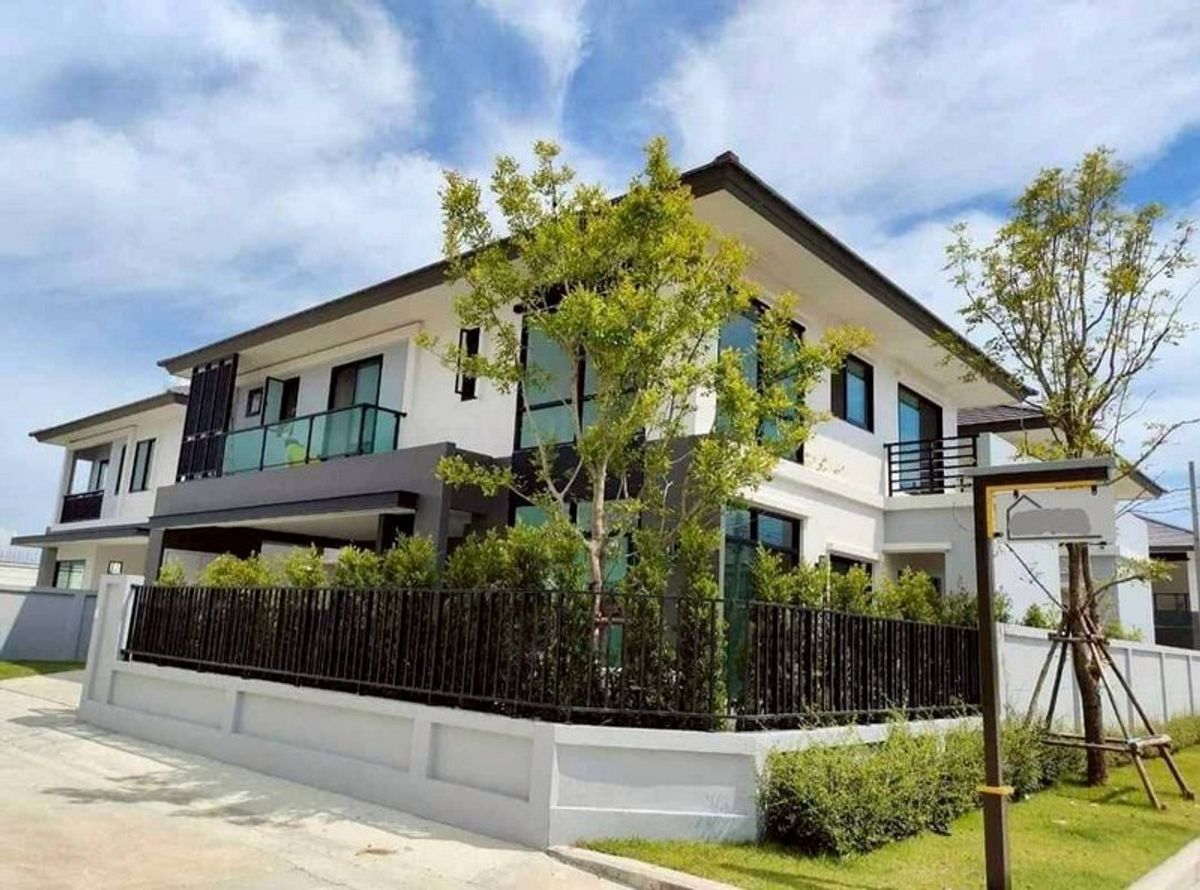 ให้เช่าบ้านบางนา แบริ่ง ลาซาล : ให้เช่าบ้านหรู สไตล์อังกฤษ ม.บริทาเนีย บางนา กม.26 เนื้อที่ 61.5 ตรว 4นอน 5น้ำ บ้านพร้อมอยู่ ทำเลดี - ghd000560R