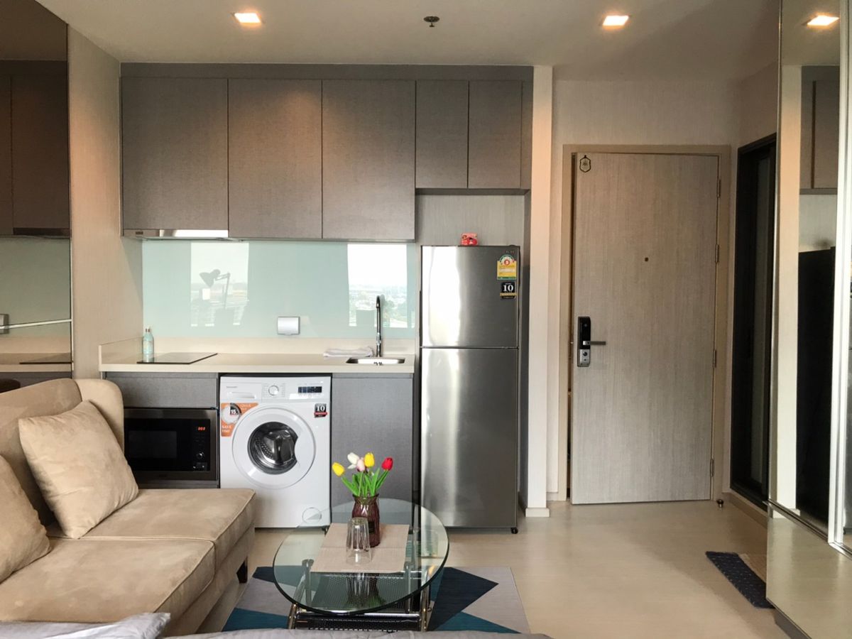 For RentCondoSukhumvit, Asoke, Thonglor : For Rent Condo Rhythm Sukhumvit 36-38 Studio Pool View