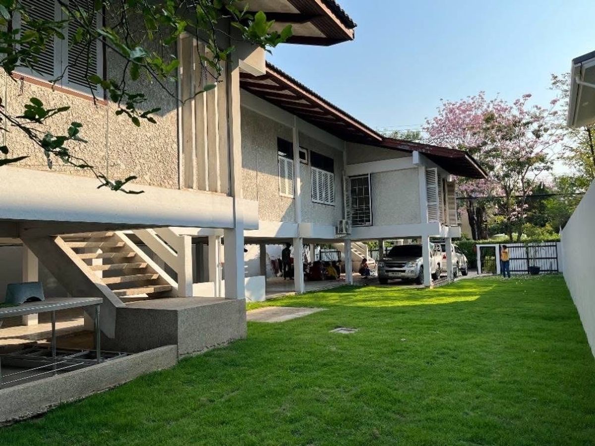 For SaleHouseNawamin, Ramindra : 📢👇Single-Storey House with Golf Course View