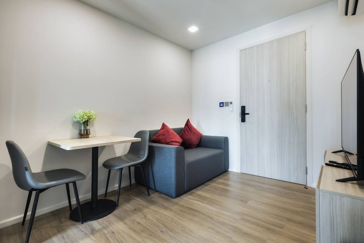For RentCondoMin Buri, Romklao : Rent ATMOZ FLOW MINBURI. The 28 rooms have a washing machine to be full of furniture.