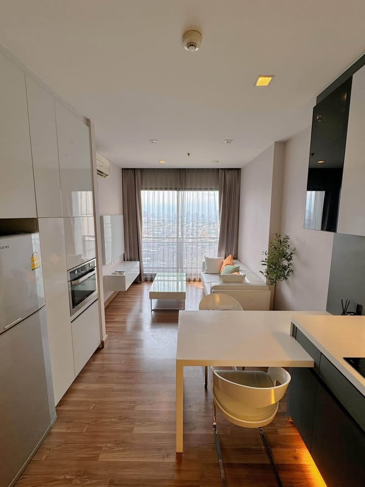 For RentCondoRatchadapisek, Huaikwang, Suttisan : Rent IVY Ampio
