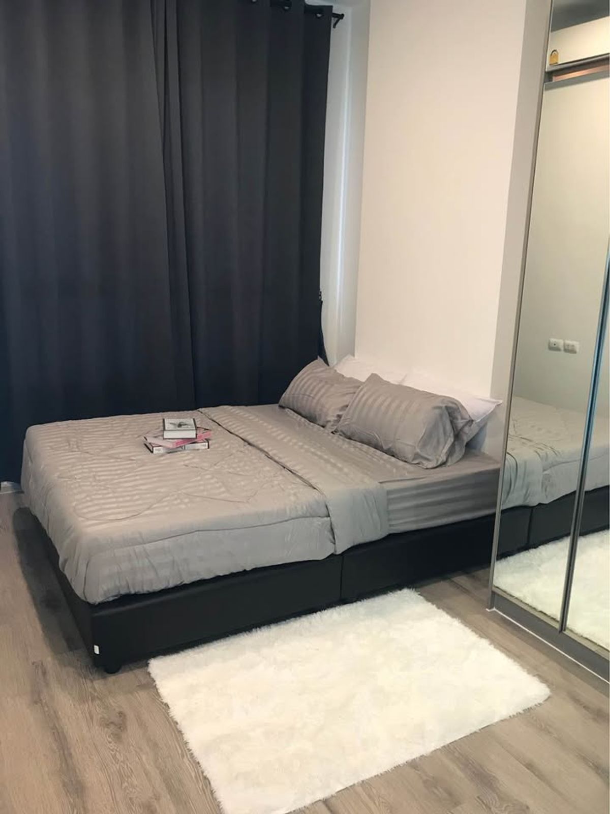 ให้เช่าคอนโดรามคำแหง หัวหมาก : FOR RENT 📢Knightsbridge Collage Ramkhamhaeng 📢 ติด MRT รามคำแหง 34 เพียง 100 เมตร  ชั้น 20 วิวสวย มีเครื่องใช้ไฟฟ้าครบ และ เฟอร์นิเจอร์ครบ #LV-MO1700