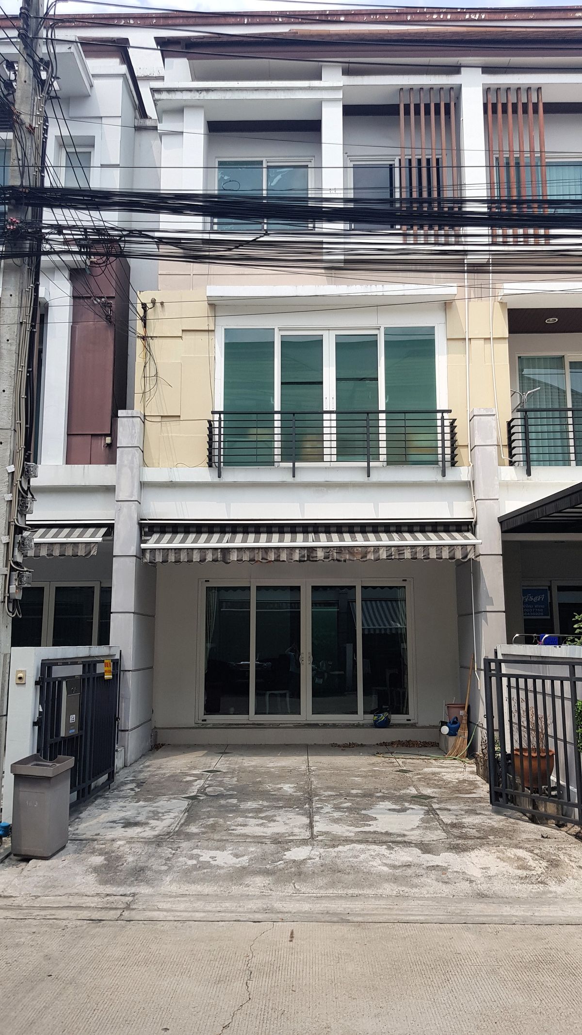 For RentTownhomeKaset Nawamin,Ladplakao : Rent 3 -story townhome Central house Lat Phrao-Sena 1