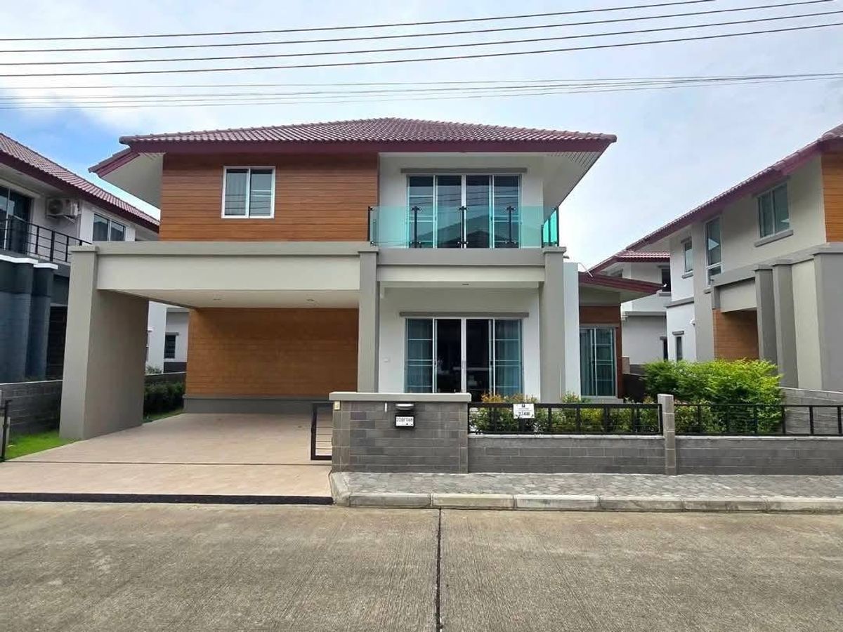 ให้เช่าบ้านเชียงใหม่ : 🏡 ปล่อยเช่า! บ้านเดี่ยว 2 ชั้น พร้อมเฟอร์นิเจอร์ทันสมัย 🏡 🌟 ตั้งอยู่ในโครงการซีรีนพาร์ค - สันกำแพง เชียงใหม่ 🌟