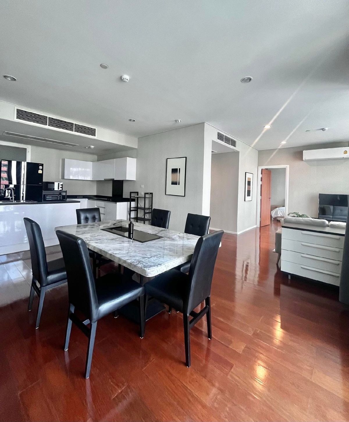 ให้เช่าคอนโดสุขุมวิท อโศก ทองหล่อ : Wind 23 3 bedroom for rent