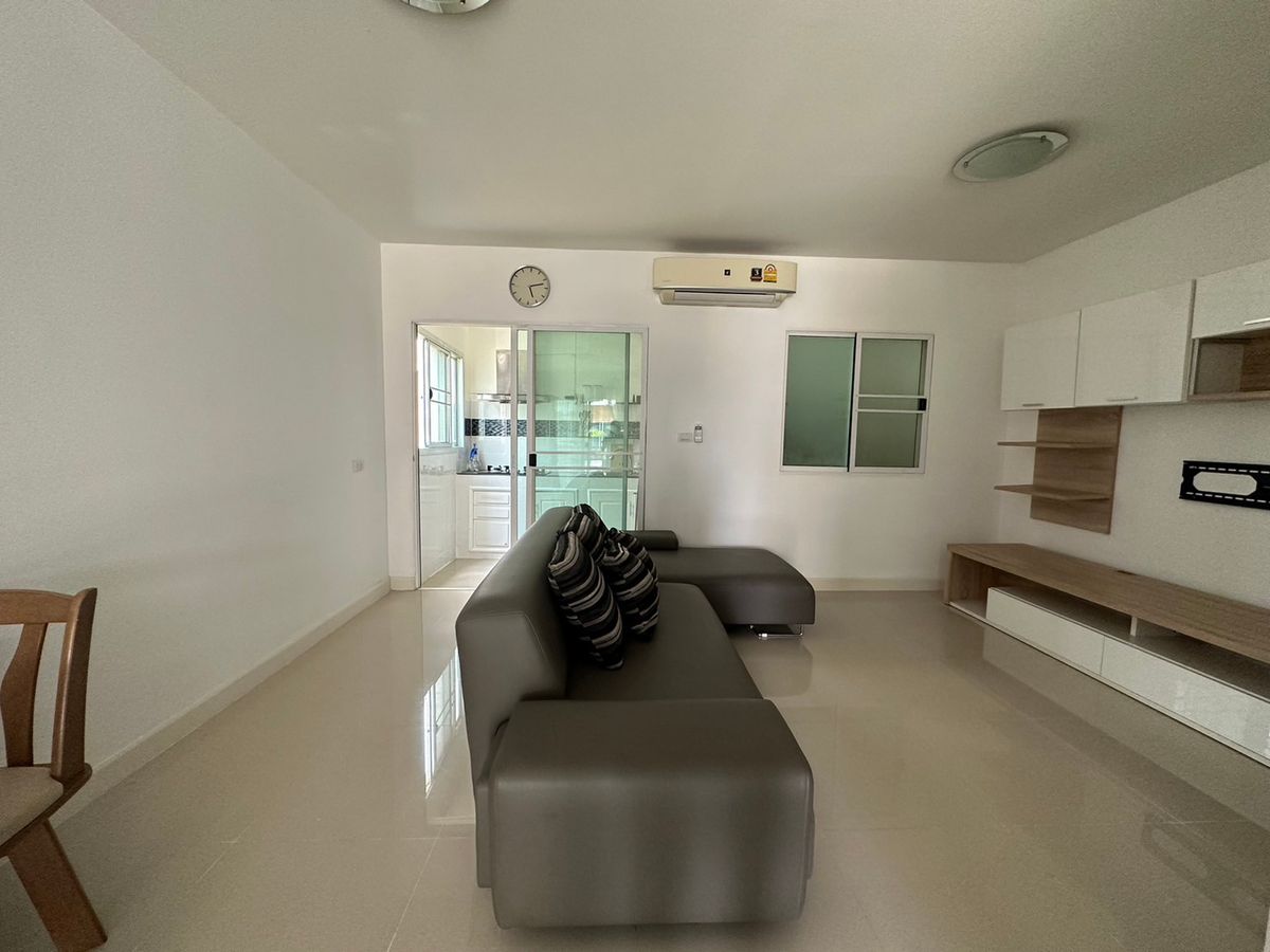 For RentTownhomeBang kae, Phetkasem : 2-story townhome with furniture for rent in Petchkasem-Nong Khaem area, near Home Pro Phetkasem, only 4.8 km.