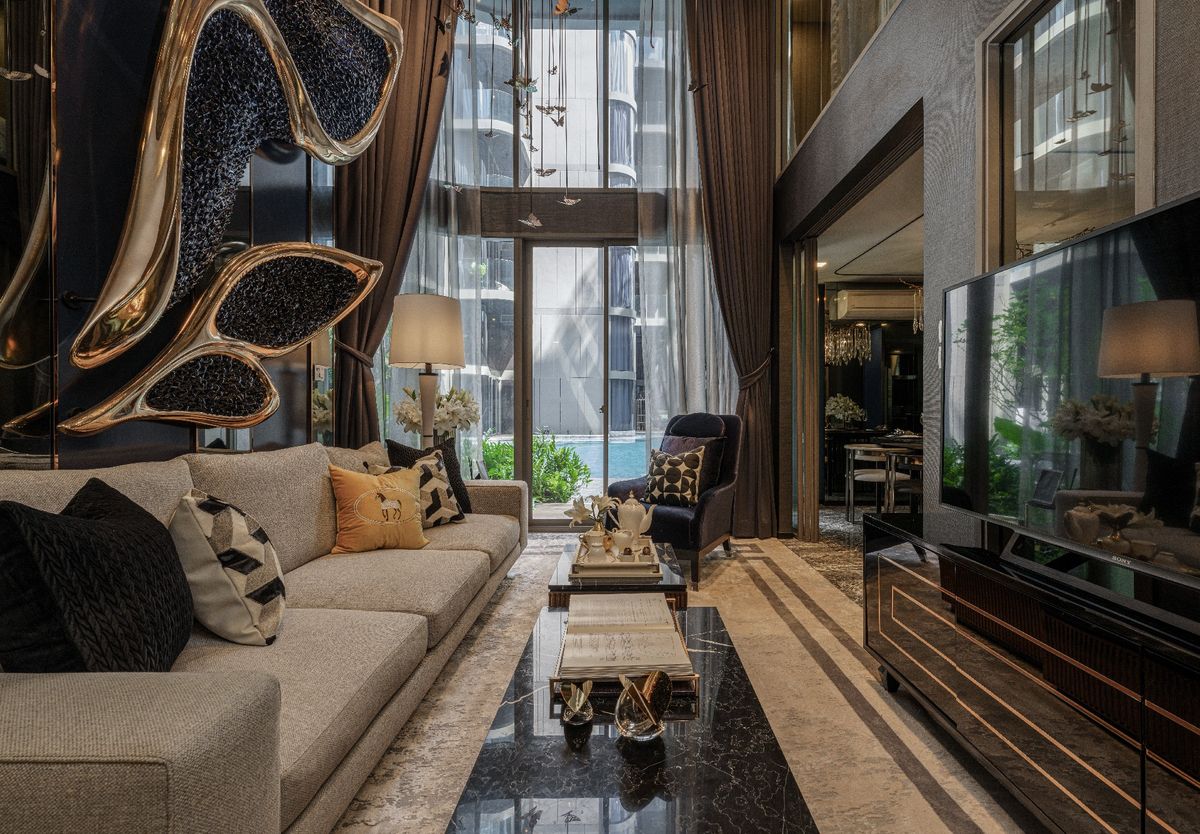 For RentCondoSukhumvit, Asoke, Thonglor : Rent / RENT 3 Bed Duplex Private Pool ACESS. The new room has never been rented. Luxury Lowrise Condo 400 meters.