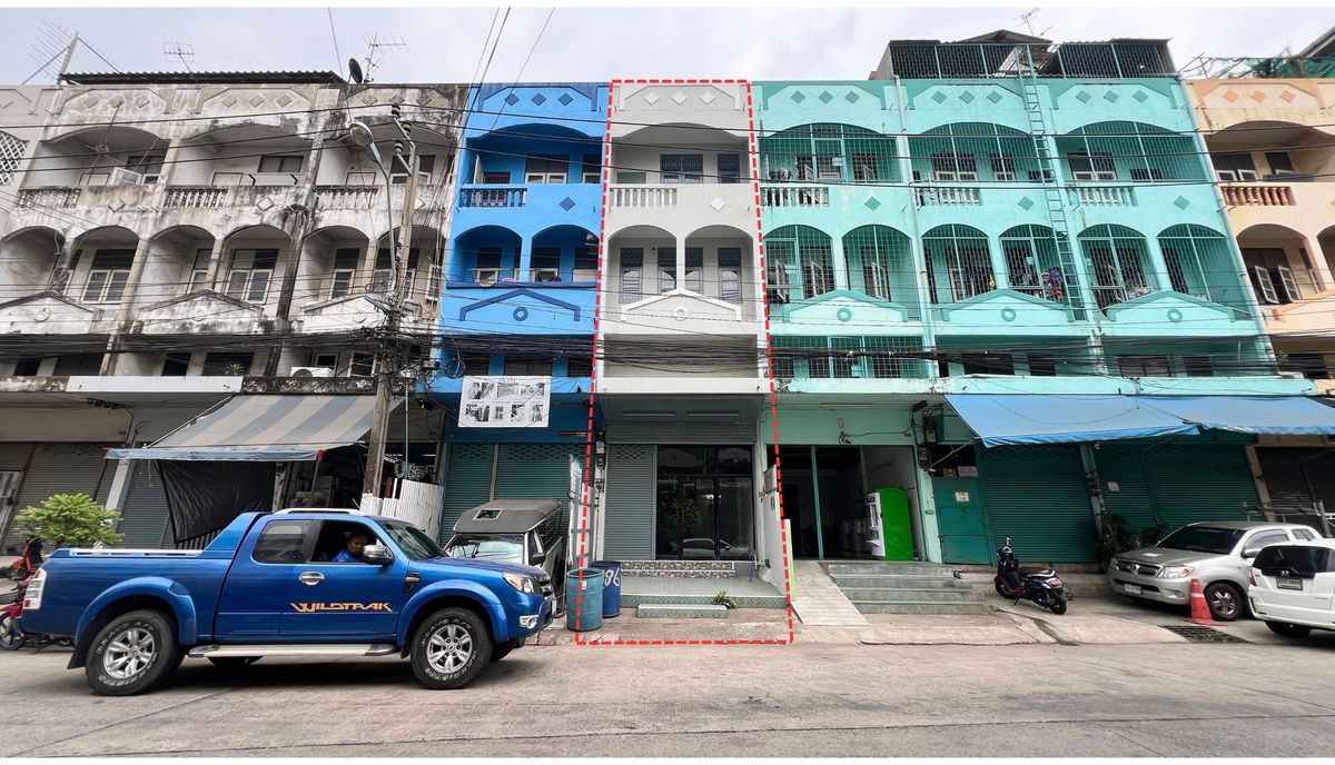 For SaleShop HousePattanakan, Srinakarin : Srinakarin commercial building for sale, 26 sq.w. Soi Municipality, Bang Mueang, Renovate, near the way to the Kanchanaphisek Motorway.