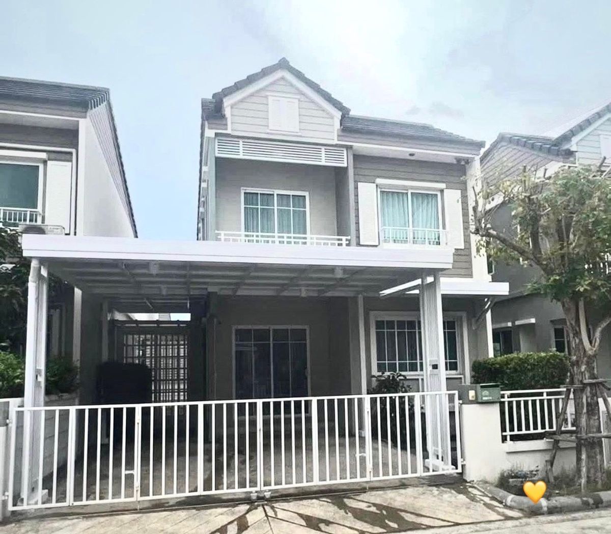 ให้เช่าทาวน์โฮมนครปฐม : ให้เช่าบ้านสวยน่าอยูหมู่บ้าน The Village 3 บางนา-ตราด กม.8 บางพลี สมุทรปราการ ใกล้เมกะบางนา🚘  ✨ ราคาปล่อยเช่าเพียง 37,000 บาท/เดือน