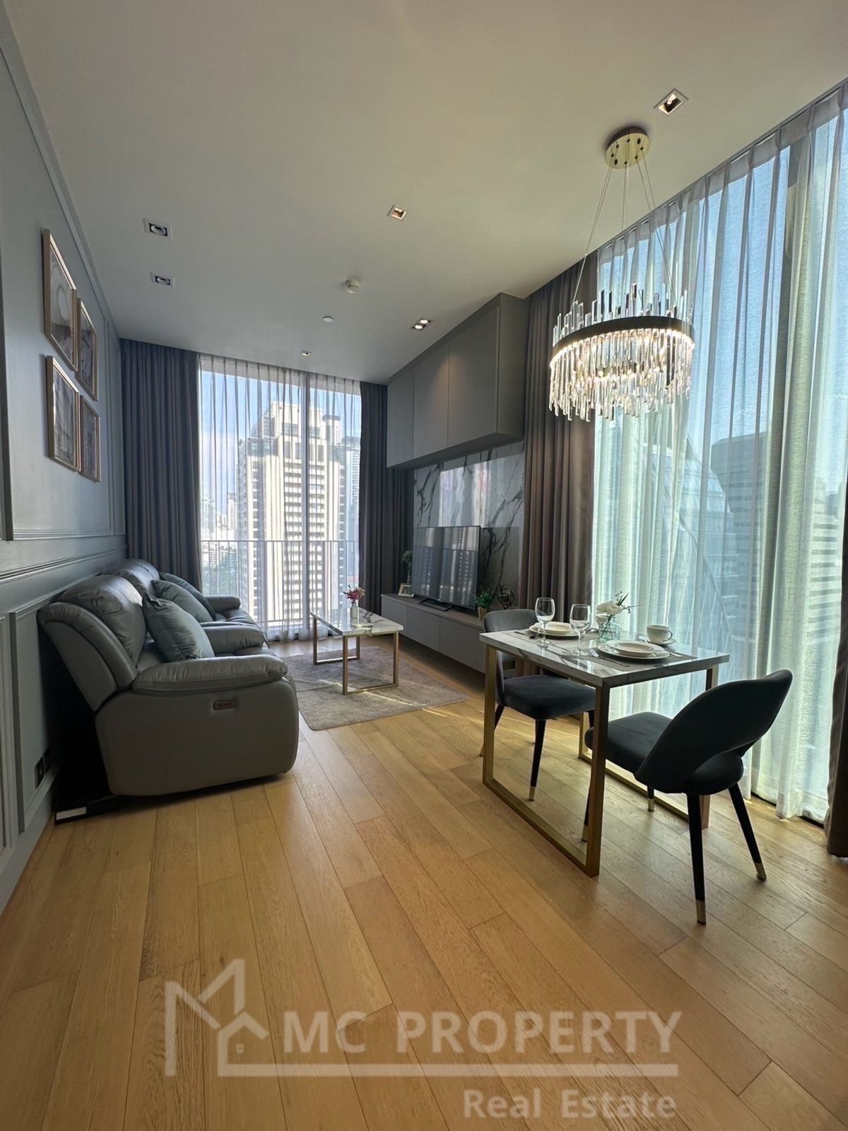 For RentCondoWitthayu, Chidlom, Langsuan, Ploenchit : 28 chidlom 1 bedroom 55sqm villa tower no block view for rent only 66,000 please contact 0816878954