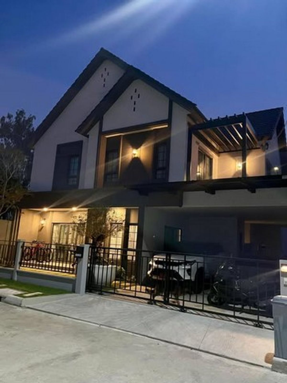 ให้เช่าบ้านบางนา แบริ่ง ลาซาล : HR2393ให้เช่าบ้านเดี่ยว โครงการ Centro บางนา  ตกแต่งเฟอร์ครบพร้อมอยู่ ใกล้เมกาบางนา
