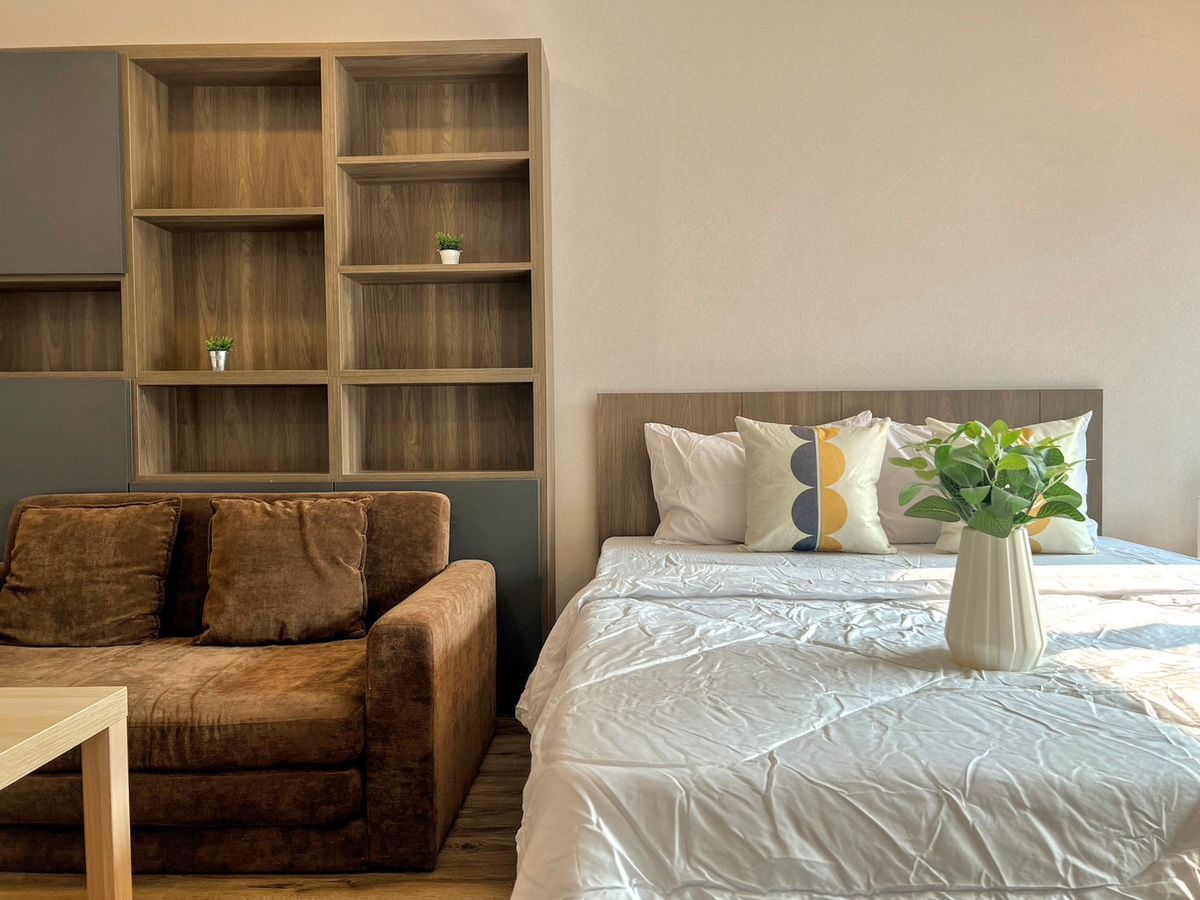 For RentCondoPinklao, Charansanitwong : Condo for rent, Sun City, separate flashlights near the MRT flashlight-Charan