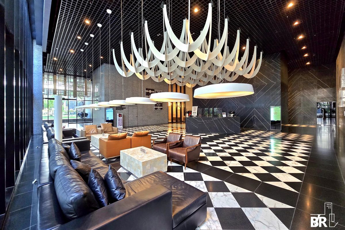 ขายคอนโดวิทยุ ชิดลม หลังสวน : Noble Ploenchit (1B1B, 45 SQM.) Only 9.69 MB. Transfer 50/50 By Ice