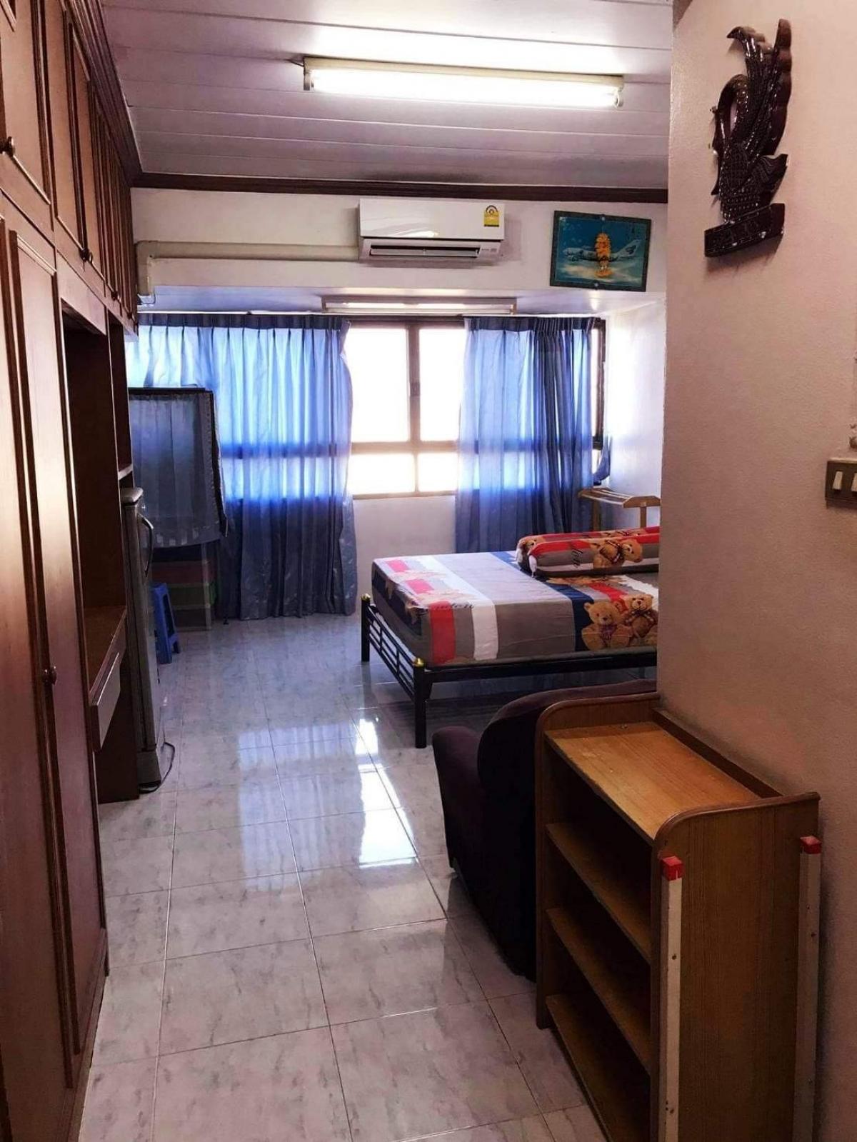 ให้เช่าคอนโดลาดพร้าว เซ็นทรัลลาดพร้าว : four street condo28ตรม.studioให้เช่าFour street condoชั้น20ขนาด28ตรม.ให้เช่า6,000 เข้าได้4ทาง4ถนน เข้าทางลาดพร้าว1(1.5km)ปากซอยเป็นmrt5แยกลาดพร้าวหรือ เข้าทางพหล24แค่1km. (btsพหล24ไปคอนโดแค่10บาท)หรือเข้าทางลาดพร้าว 15หรือเข้าทางรัชดาหลังศาลโทร0954758399L