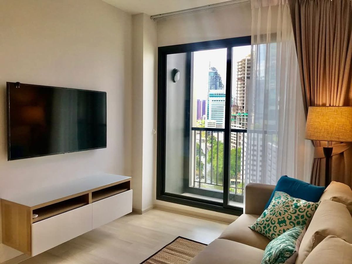 For RentCondoWitthayu, Chidlom, Langsuan, Ploenchit : Life One Wireless Condo for Rent, Luxury Condo, Near BTS Ploenchit (RT-01)