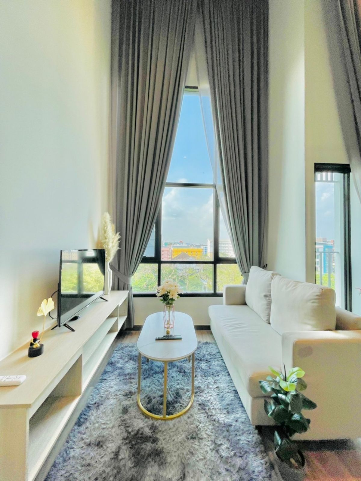 ขายคอนโดรัชดา ห้วยขวาง : 🌟🏡 The Collect Ratchada 32 | ขาย Duplex 50 ตร.ม. | คอนโด Low Rise แข็งแรง 💪 ปลอดภัย พร้อมผู้เช่า 🧳