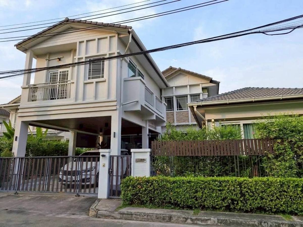 For RentHousePattanakan, Srinakarin : ❤️❤️🏡 Rent 120,000 baht, big house Have privacy Suitable for rest Living a lot 🏡❤️❤️