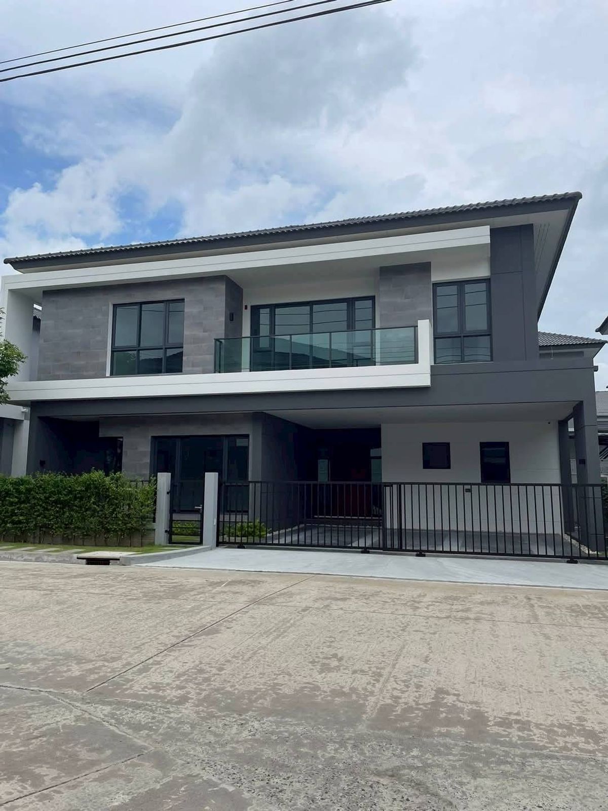 For RentHouseBangna, Bearing, Lasalle : Rent /The City Bangna