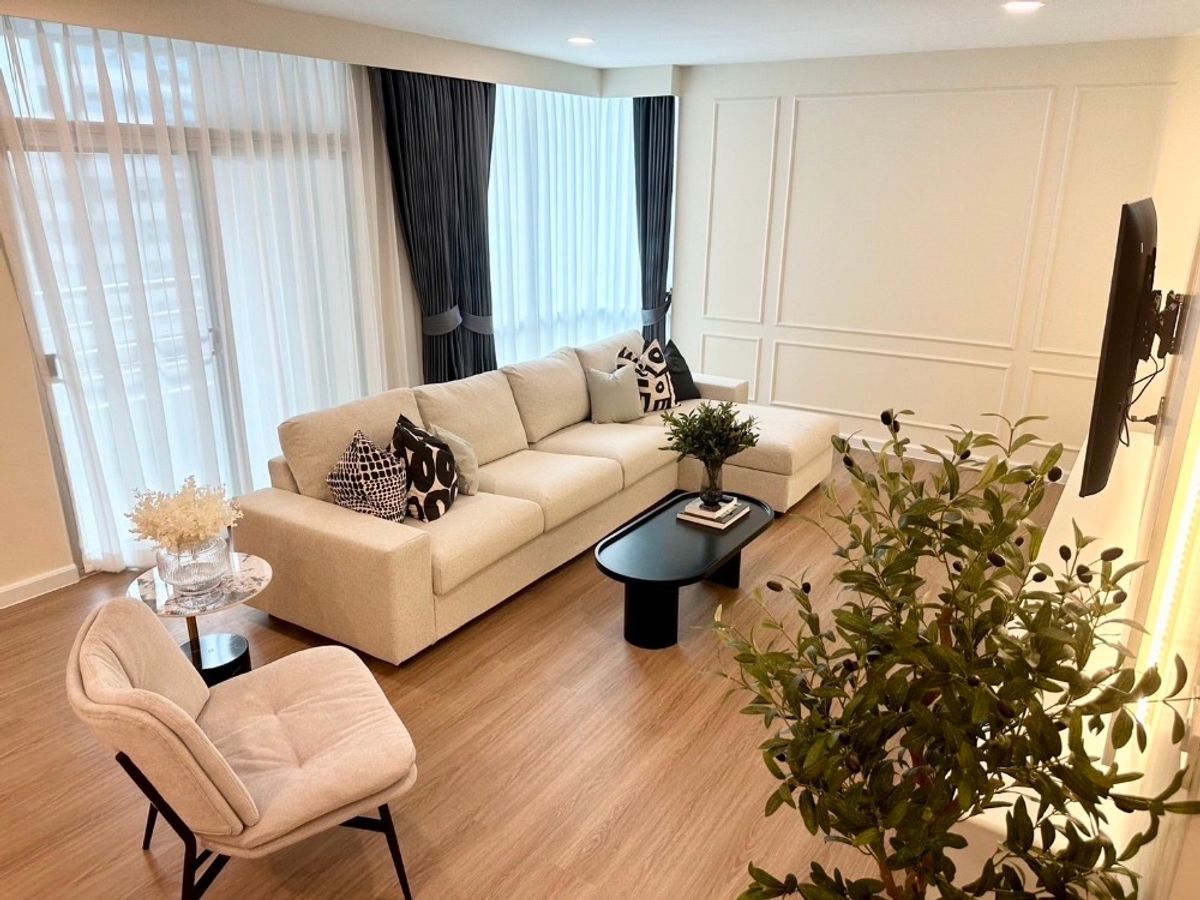 ให้เช่าคอนโดวิทยุ ชิดลม หลังสวน : 𝐅𝐨𝐫 𝐑𝐞𝐧𝐭 : Grand Langsuan 3 Bed 3  Bath    146sqm 120k 