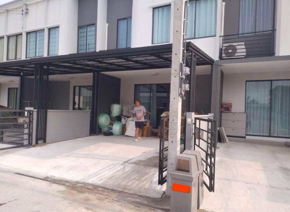 For RentTownhomeNonthaburi, Bang Yai, Bangbuathong : House for rent in Chaiyapruek area