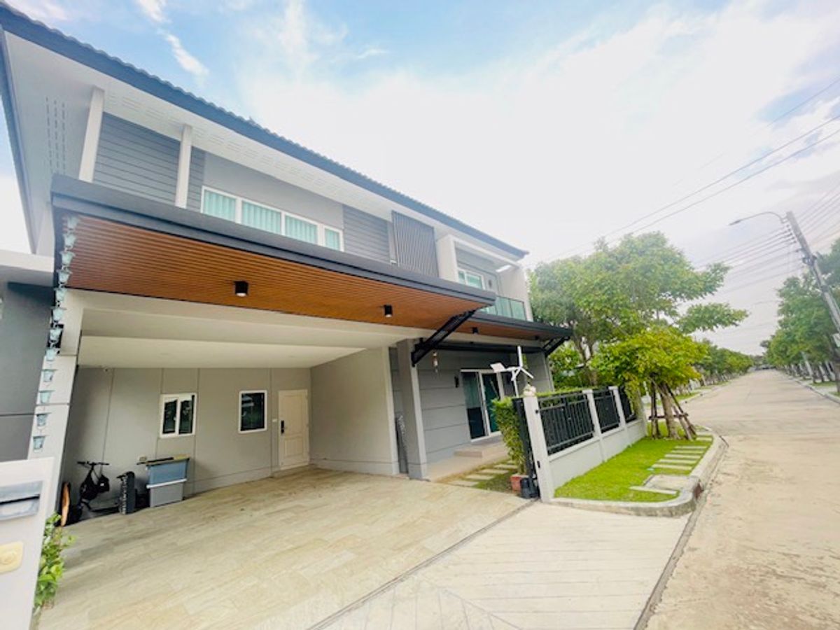 For RentHouseSamut Prakan,Samrong : Rent Centro, Bang Na - Srinakarin, behind Mega, Bang Na, very big land Decorate the whole back (ready to move in)