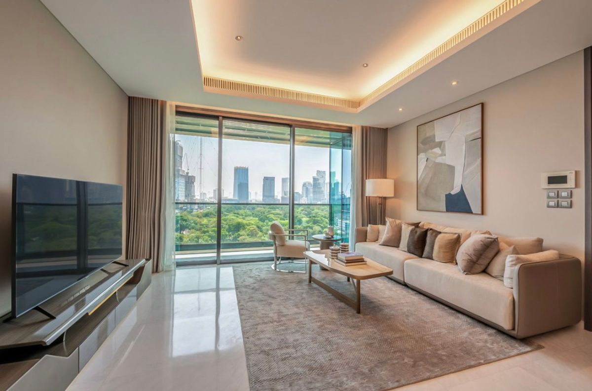 For RentCondoWitthayu, Chidlom, Langsuan, Ploenchit : ✨Sindhorn Tonson✨Safety💯 Ultra luxury 1B 1B size 86, Nice view, Fully furnished, Modern interior, Rent 140,000 THB (Fern 081-5965196)