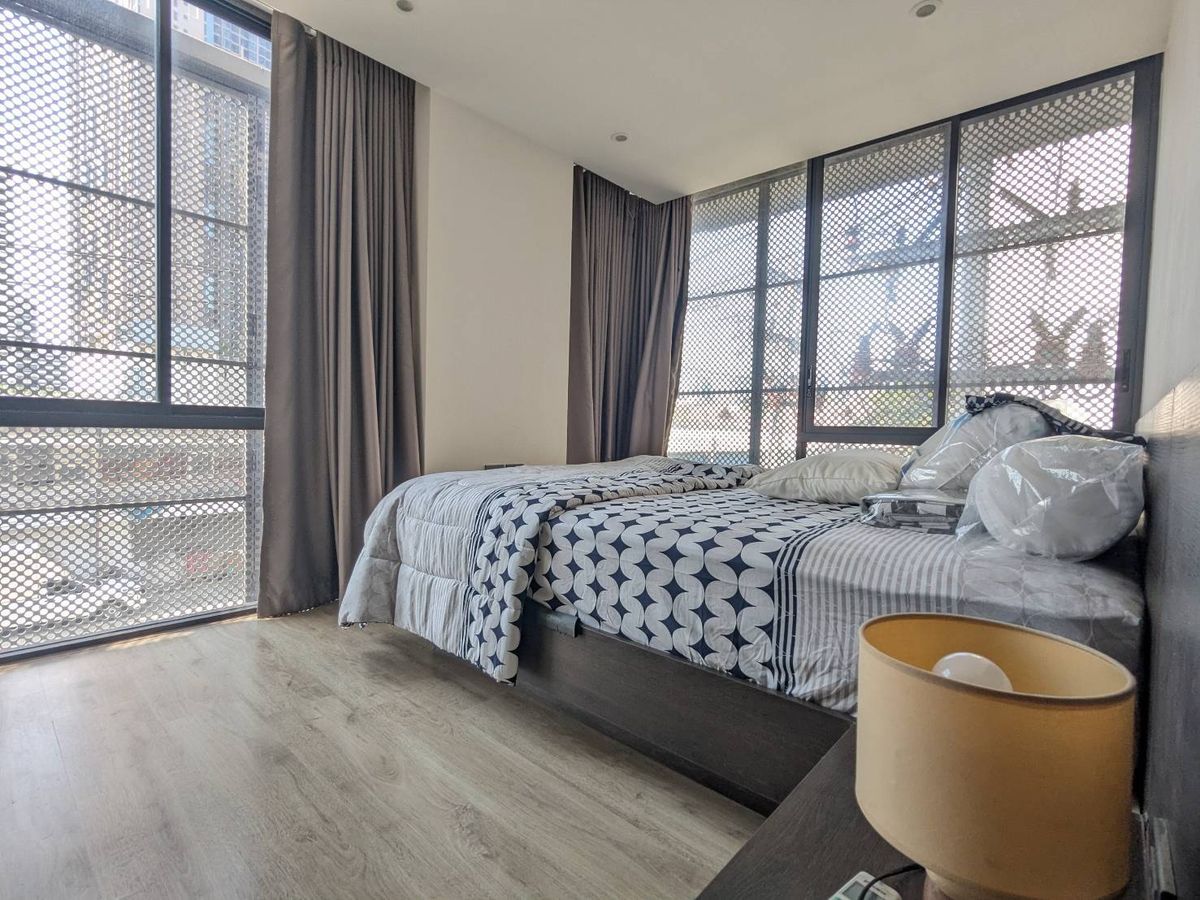 For RentCondoSukhumvit, Asoke, Thonglor : Rent 168 Condominium, marble floor, corner room 1, 1 water, full furniture