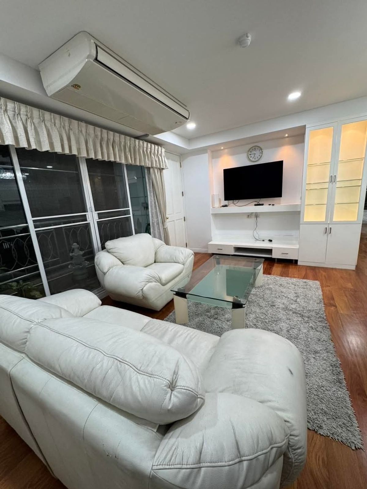 ให้เช่าคอนโดวิทยุ ชิดลม หลังสวน : 62,000 Baht/Month, Baan Thanon Sarasin, 2 Bedrooms 2 Bathrooms