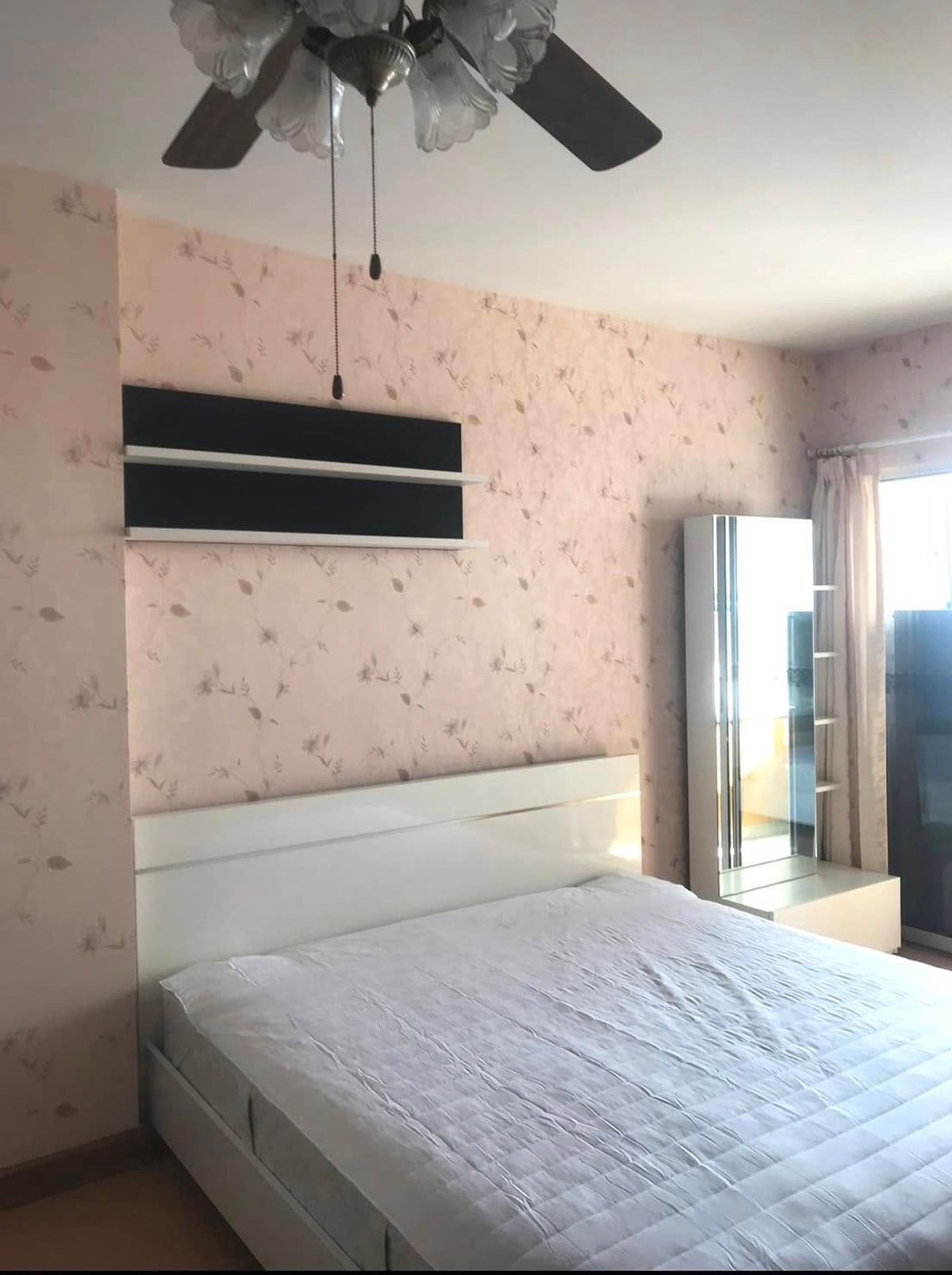 For SaleCondoPattanakan, Srinakarin : Urgent sale 1.3 Milk. Condo Supalai Park Srinakarin, 23rd floor, Srinakarin Road (SM1153)