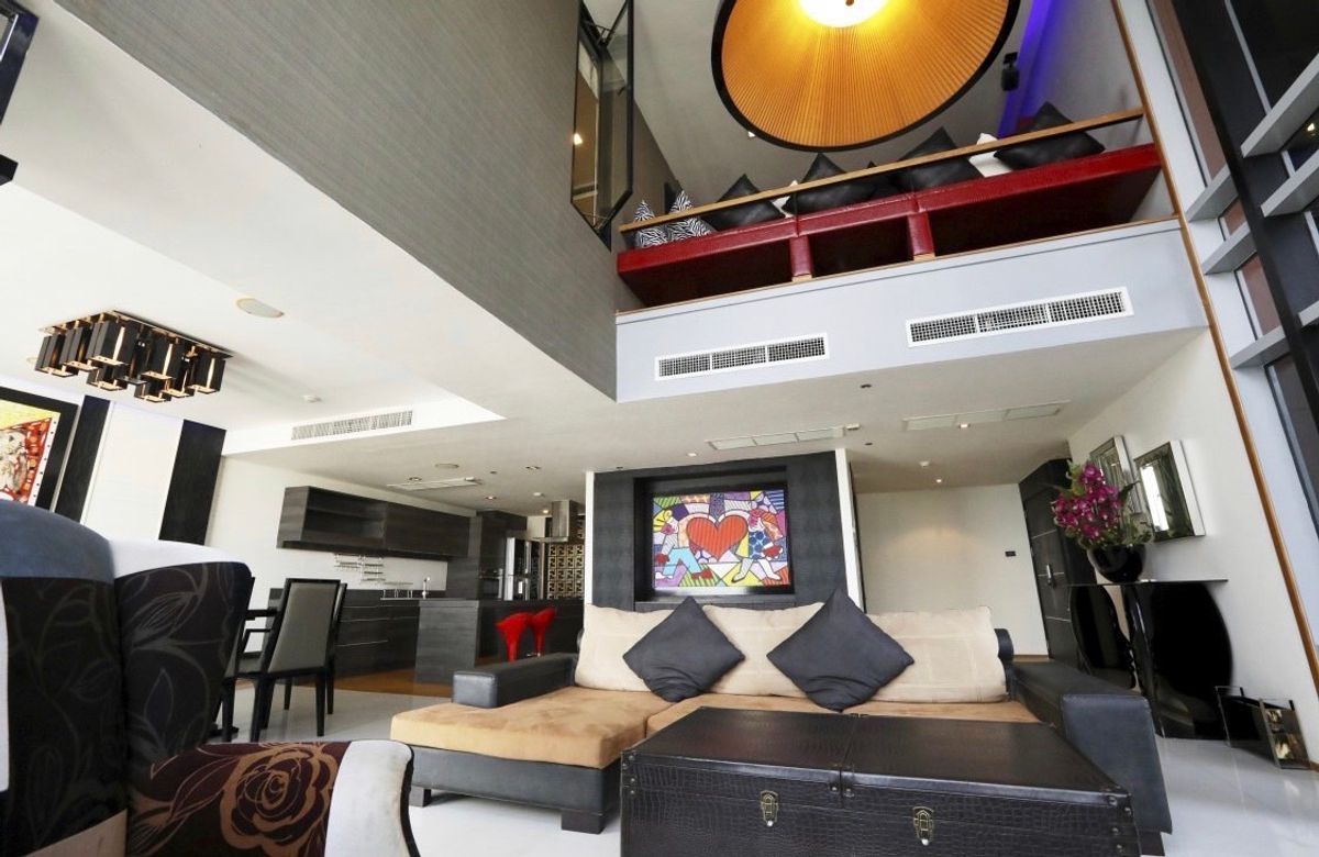 For RentCondoWitthayu, Chidlom, Langsuan, Ploenchit : Large and Luxurious 5 bed 6 bath 400 sqm penthouse for rent at All Season Mansion for 300,000THB per month, Phloen Chit BTS
