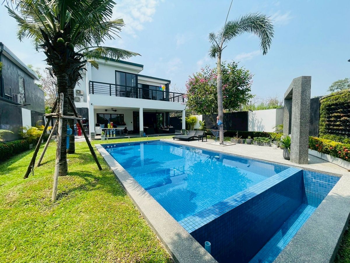 For RentHouseChiang Mai : Beautiful house with private pool Rent 75,000 baht per month, near Big C, Mae Hia, only 10 minutes. No.9H897