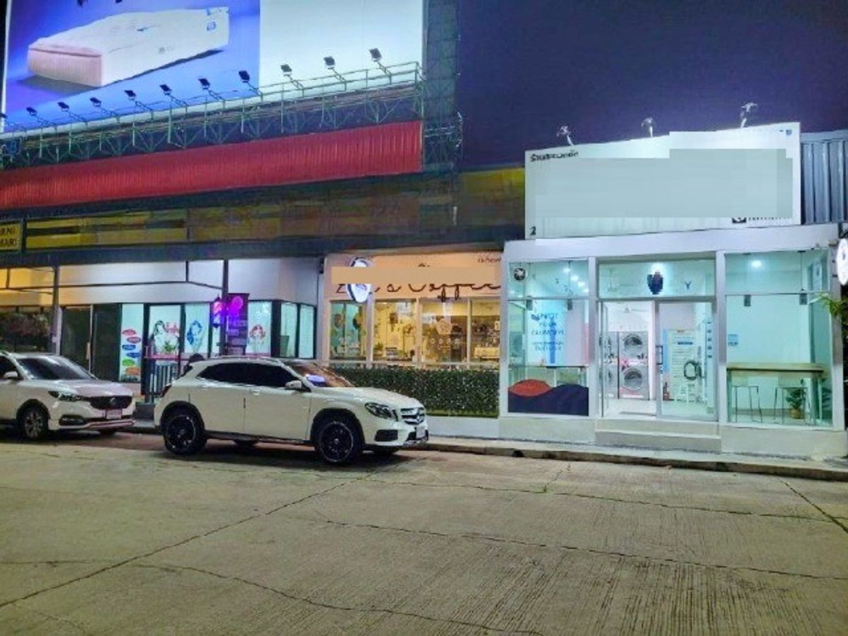 For RentShop HouseRathburana, Suksawat : Line 2-3 Open a restaurant, shop, name, name, Kanchanaphisek shop, rent 1 floor, 26 sq.m., 21 sq.w., Borom Road Naichat Kidwillej 3.6 km