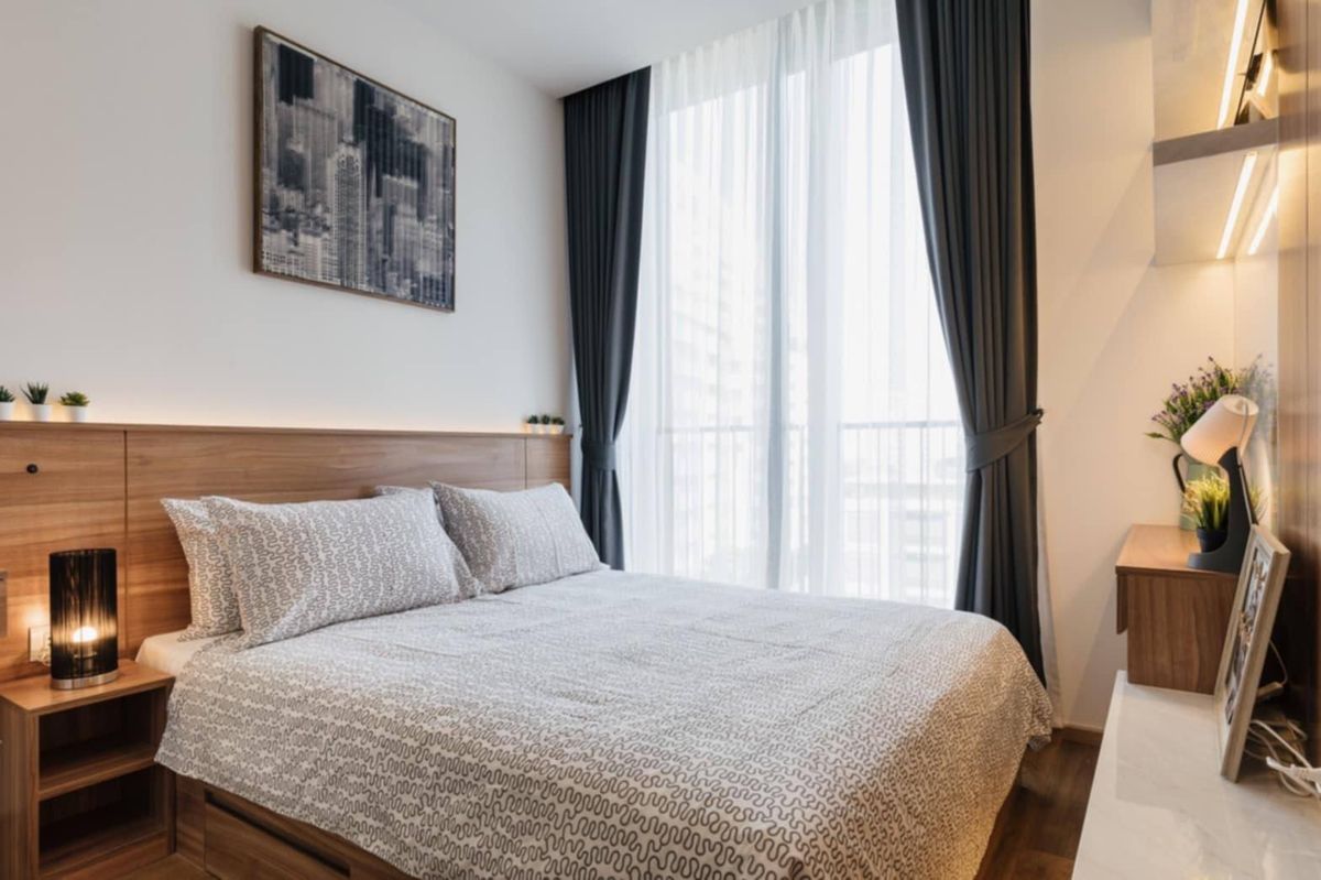 For RentCondoSukhumvit, Asoke, Thonglor : For Rent & GT; & GT; NOBLE BE 33 & GT; & GT; 1 Bedroom Size 35 SQM Floor 7 Fully Furnished. The bathroom has a Style bathroom.