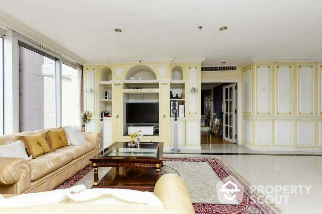 For RentCondoWitthayu, Chidlom, Langsuan, Ploenchit : 2-BR Condo at Langsuan Ville near BTS Ratchadamri