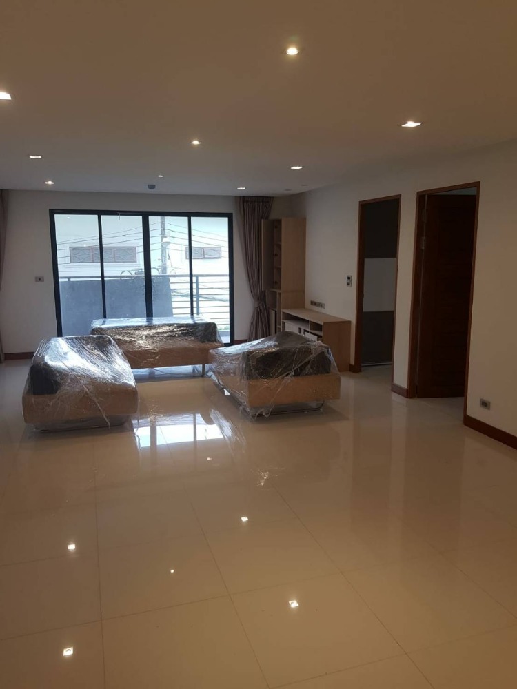 For RentSukhumvit, Asoke, Thonglor : PET FRIENDLY J.B. Residence (Sukhumvit 12) 3 Beds 160 sqm @BTS Asoke 60,000 THB