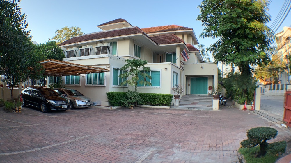 For SaleOfficeRamkhamhaeng, Hua Mak : Office for sale, 3-storey home office, already rich behind the corner, Town in Town, 183 sq m, the cheapest in this area