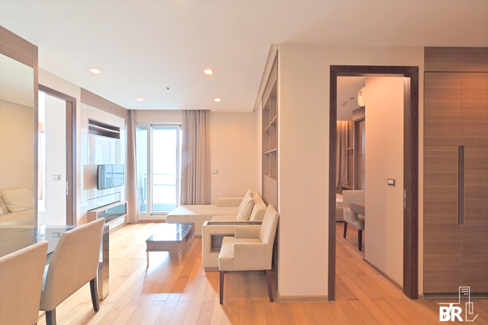 For SaleCondoRama9, Petchburi, RCA : for sale The Address Asoke urgent sale The Address Asoke 2 Bedrooms 2 bathrooms 66.44 Sq.m. only 9,100,000 baht fully furnished very cheap very beautiful view floor 30++