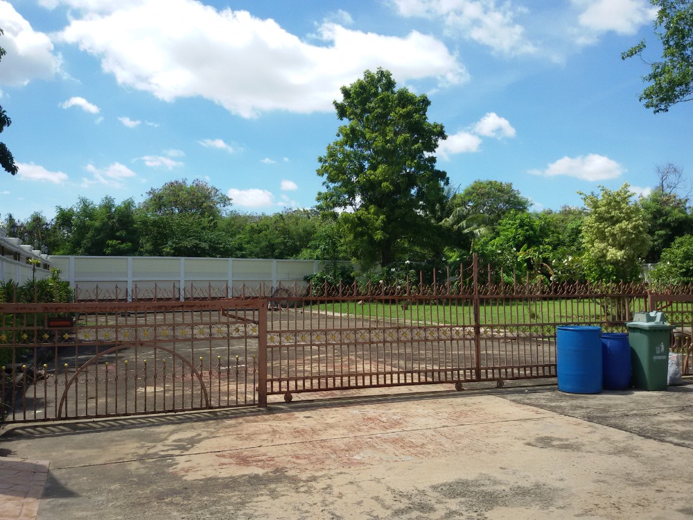 For SaleLandPhutthamonthon, Salaya : Land for sale already filled (tapes with construction plan) and house number) Amornchai Village 3 Boromarajonani Soi 72 Thaweewattana