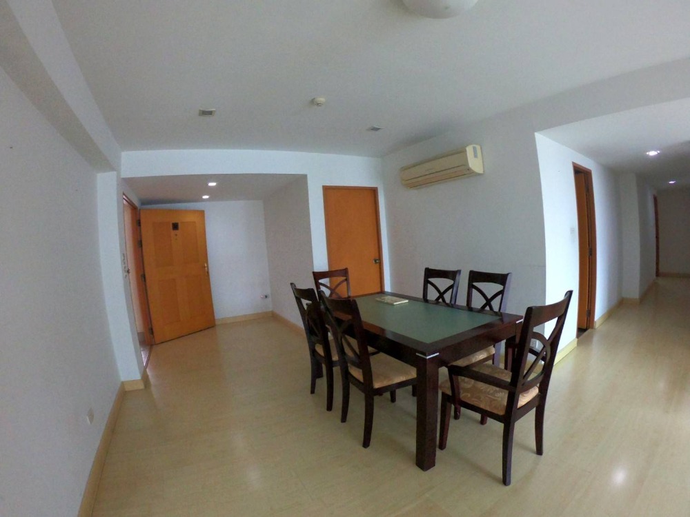 For RentCondoSukhumvit, Asoke, Thonglor : Pet Friendly Turnberry Sukhumvit 33 (3 Bed 180 sqm) @BTS Promphong 55,000 THB