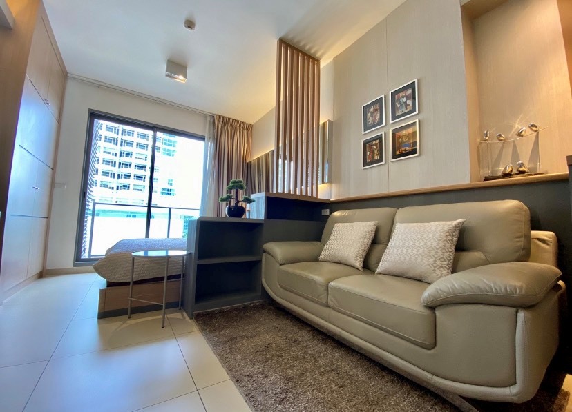 ให้เช่าคอนโดสุขุมวิท อโศก ทองหล่อ : Urgent Rent !!! 1 Bedroom  New room, Very nice decoration ,high floor.