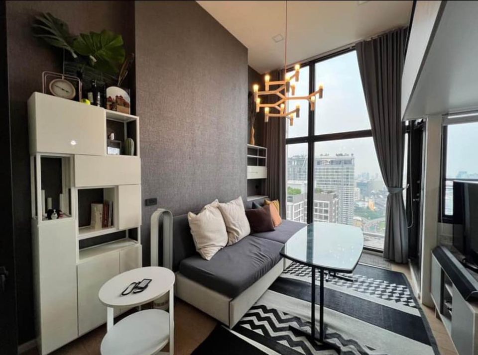 ให้เช่าคอนโดพระราม 9 เพชรบุรีตัดใหม่ RCA : +++เช่าด่วน+++ Chewathai Residence Asoke**1 ห้องนอน Duplex 35 ตร.ม.