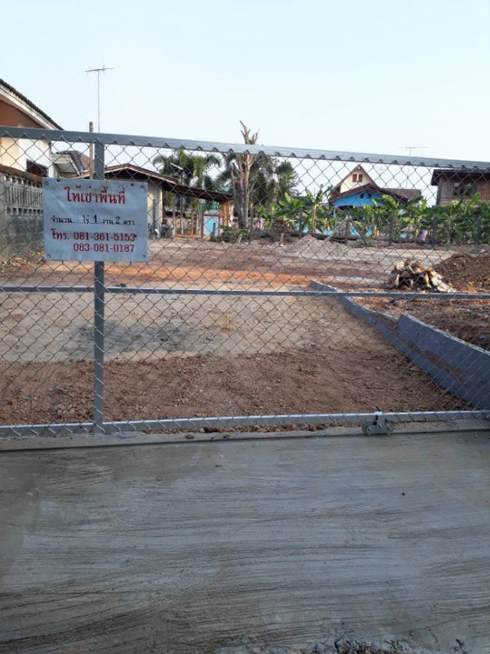 For RentLandRayong : Long term land rental Land filled with a fence, 100 sq m., Mueang Klaeng District, rental price 1,900 baht per month.