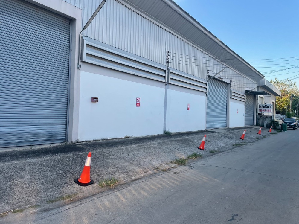 For RentWarehouseChaengwatana, Muangthong : MTK010 Warehouse for rent in Tiwanon Road, Pak Kret, Nonthaburi, located behind Robinson Srisamarn. Not far from Muang Thong Thani Don Mueang Airport Bangkadi Industrial Estate