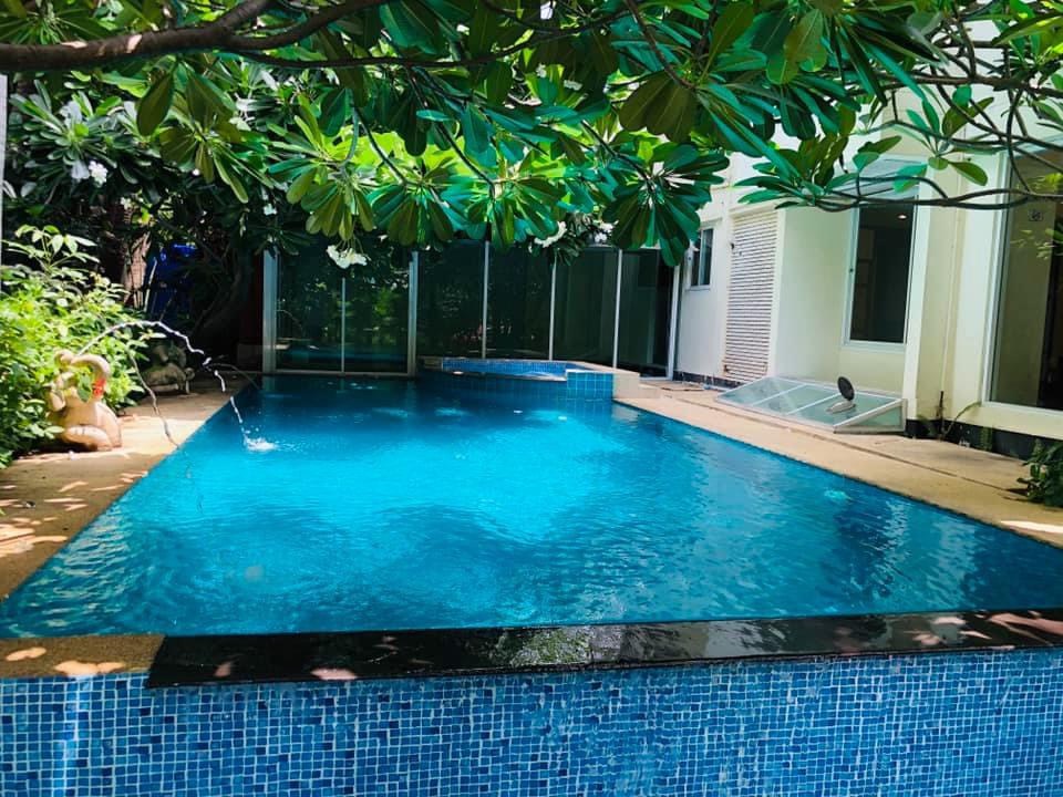 For RentHouseSukhumvit, Asoke, Thonglor : Single house at Sukhumvit soi 31 for rent