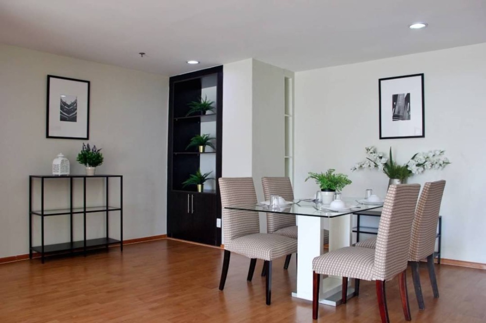 For RentCondoSukhumvit, Asoke, Thonglor : Pet Friendly @Capital Sukhumvit 30/1 (2 Bed 140 Sqm) BTS Prompong (50,000 THB)